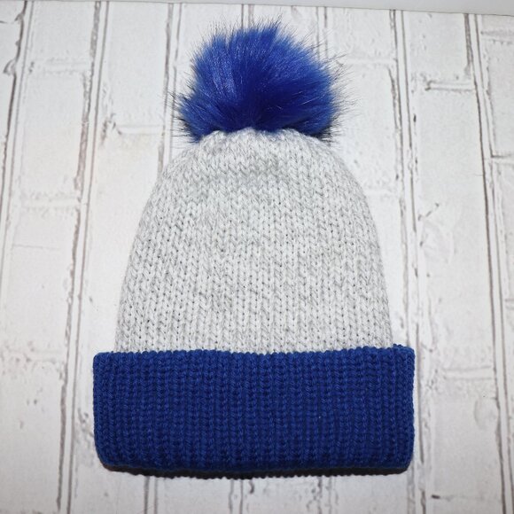 ❄️ Light Gray & Blue Knit Beanie with Fur Pom – Handmade · One Size - Picture 1 of 4
